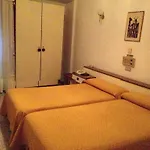 Otel Puente De Santos *