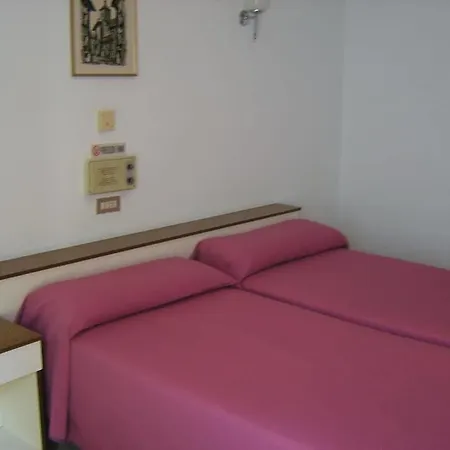 Hotel Puente De Santos *